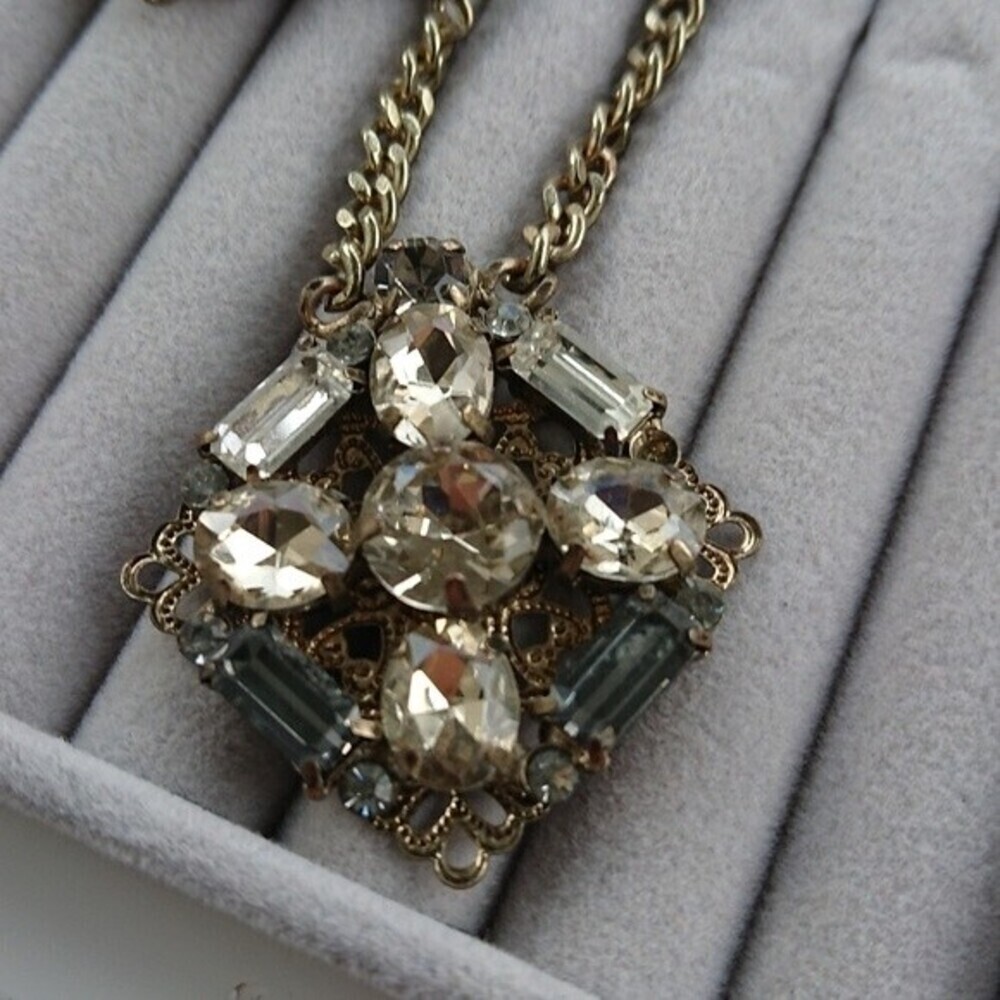 Loft Gold Necklace with Rhinestone Pendant - Picture 7 of 8